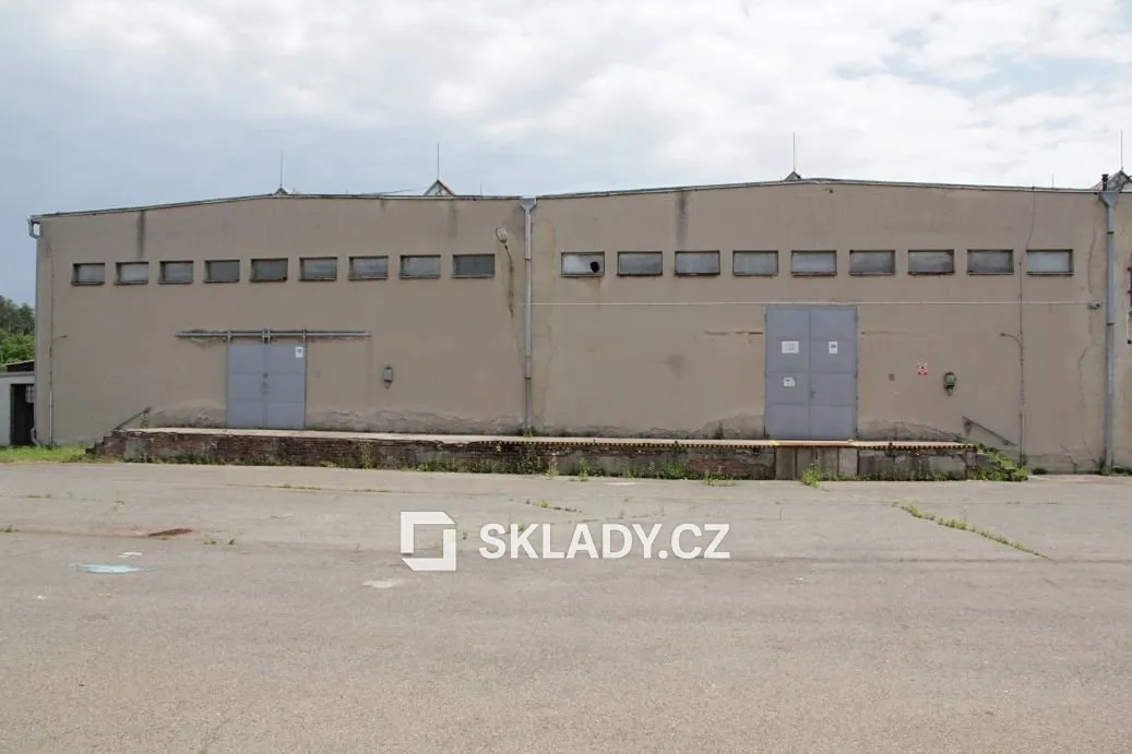 Pronájem skladového prostoru 372 m²